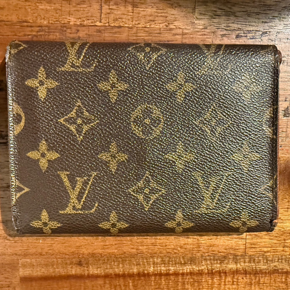 EUC Authentic Louis Vuitton Brown and Gold Monogram Wallet - Picture 3 of 17